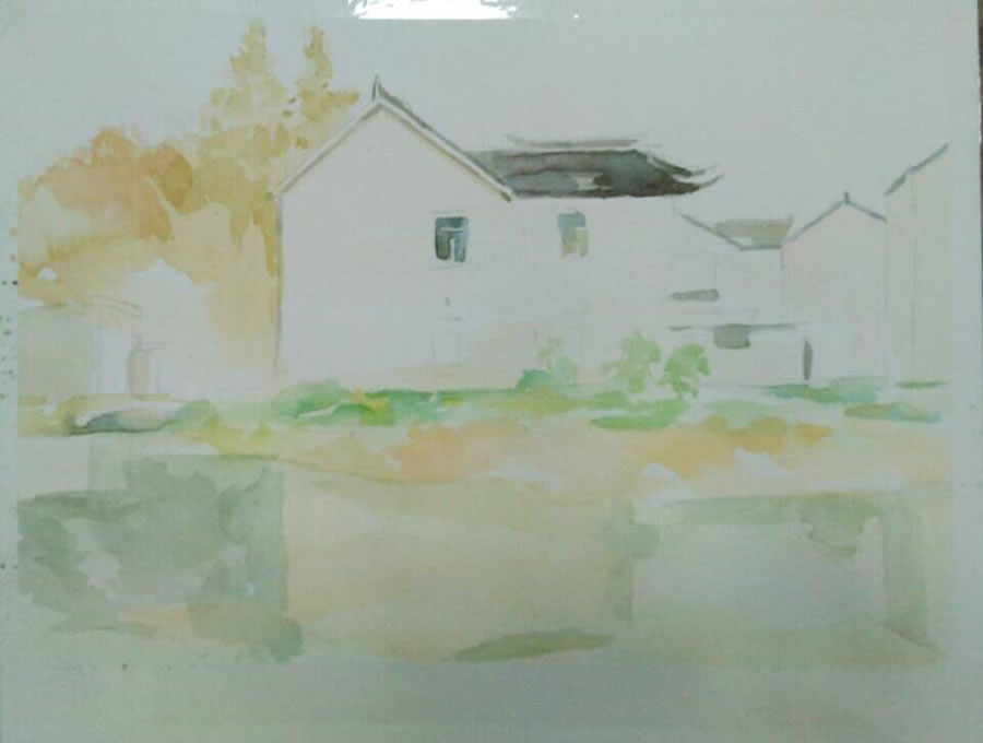 加上水彩中的色彩总是难以捉摸,没有规律可言,作画过程中对水分的控制_观赏网 对于学生而言,获得具有变化而又统一的优秀构图本来就有一定的难度,加上水彩中的色彩总是难以捉摸,没有规律可言,作画过程中对水分的控制也极不容易掌握,因而对这一画种带有畏惧心理,茫然不知所措。实际上,只要了解了色彩理论基础,辅以大量的风景写生和运用小构图的训练方法进行实践,对水彩画的色彩的正确理解、水分的熟练掌握和构图的合理运用是很容易做到的。 这次给大家示范是番禺校区的陈老师,来看看陈老师是怎样完成这幅作品的吧! 1.